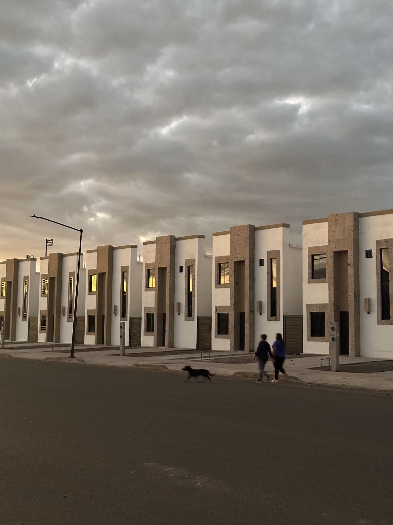 Fraccionamiento AXICASA al atardecer
