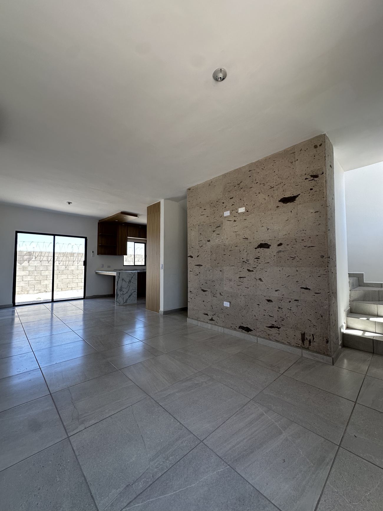Interior de vivienda AXICASA, acabados de calidad